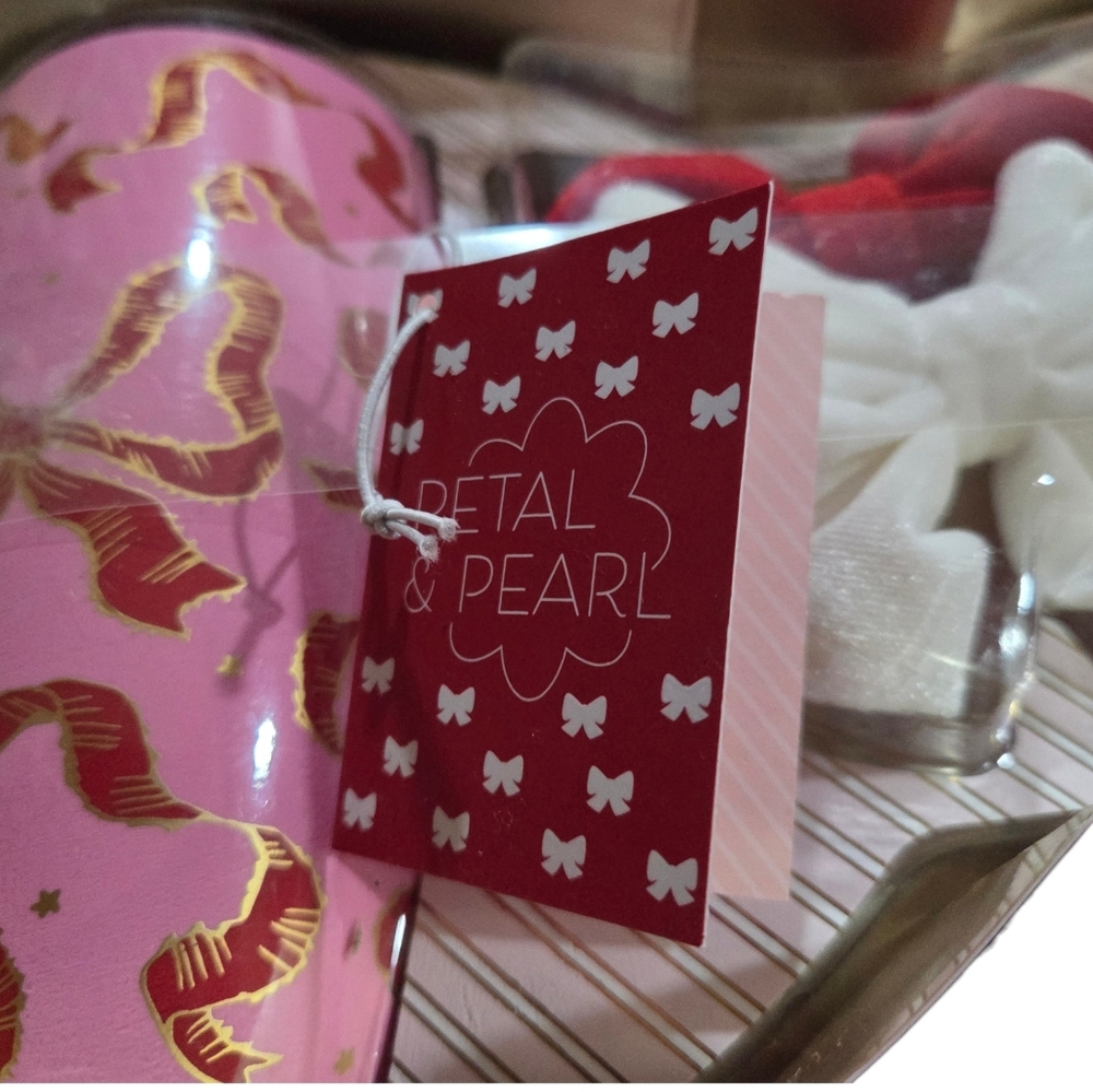 Petal & Pearl - NEW Set of 5 Bow Velour Box Ceramic Mugs & Barrettes. Great Gift - Picture 3 of 6